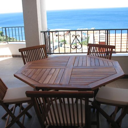 Apartments Leut Свети-Стефан Номер фото