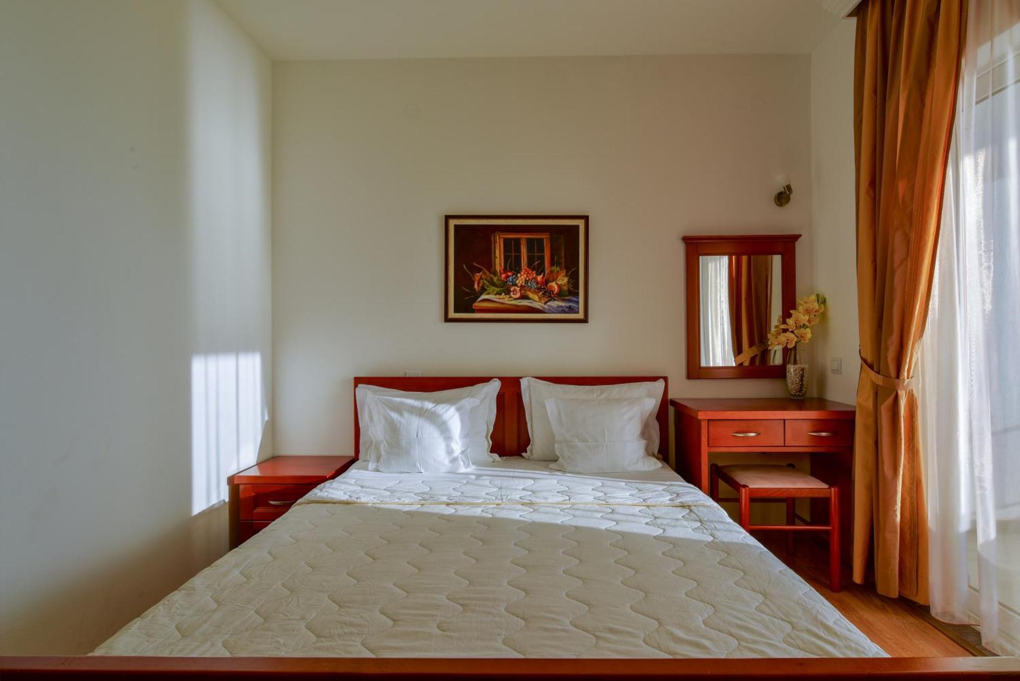 Apartments Leut Свети-Стефан Экстерьер фото
