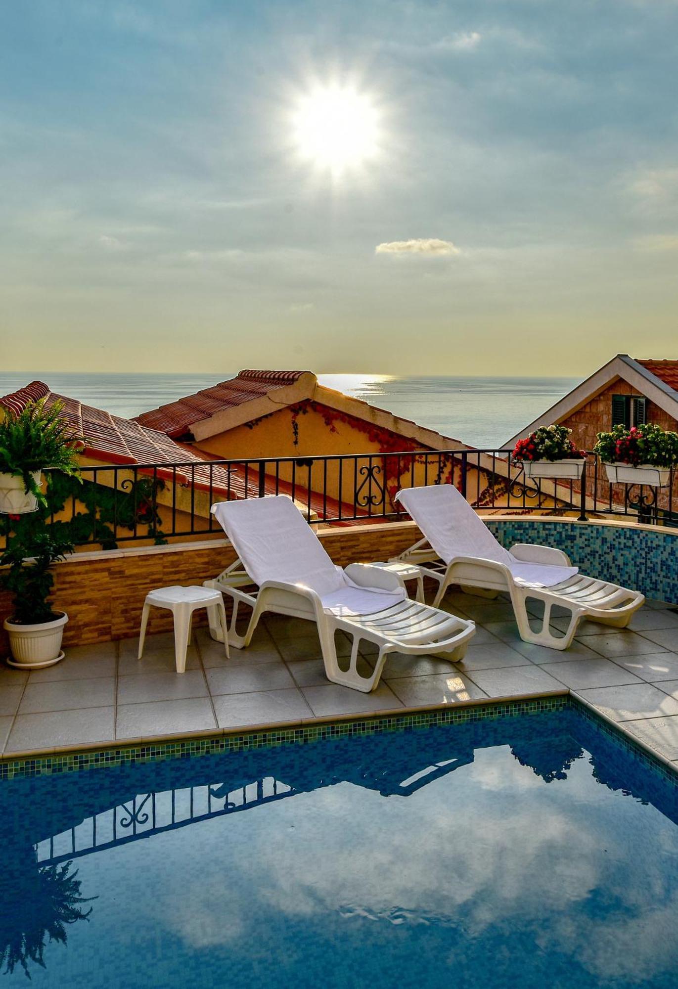 Apartments Leut Свети-Стефан Номер фото