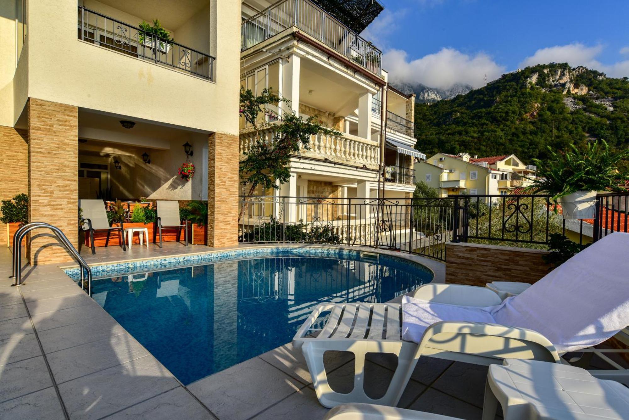 Apartments Leut Свети-Стефан Номер фото