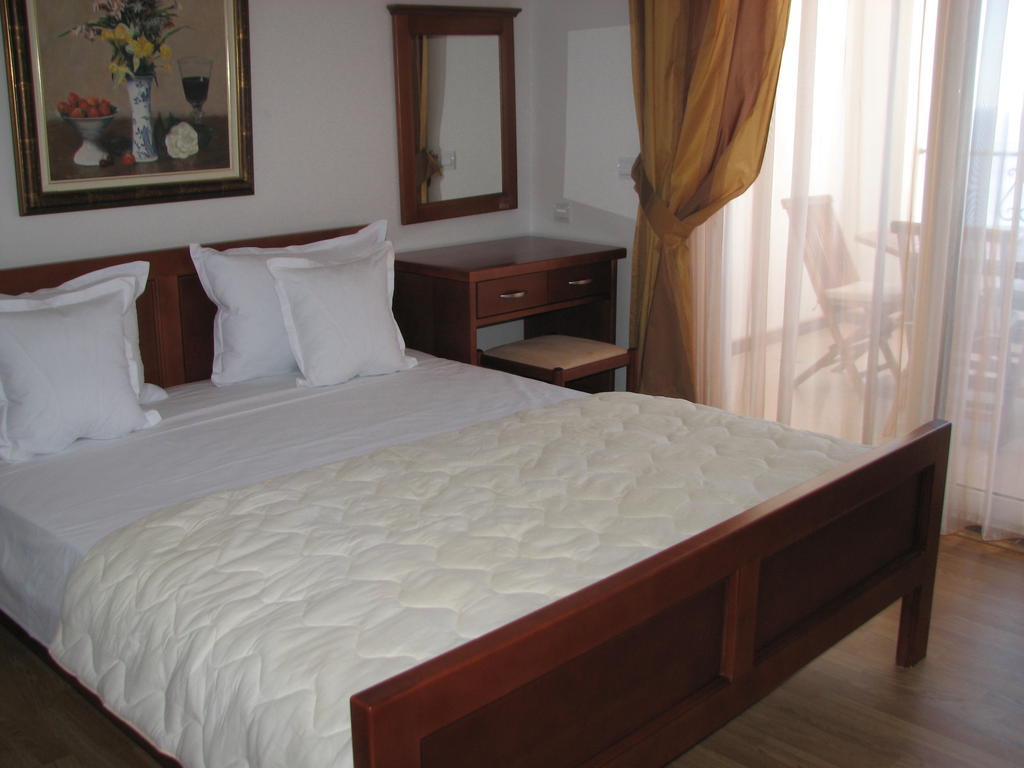 Apartments Leut Свети-Стефан Номер фото