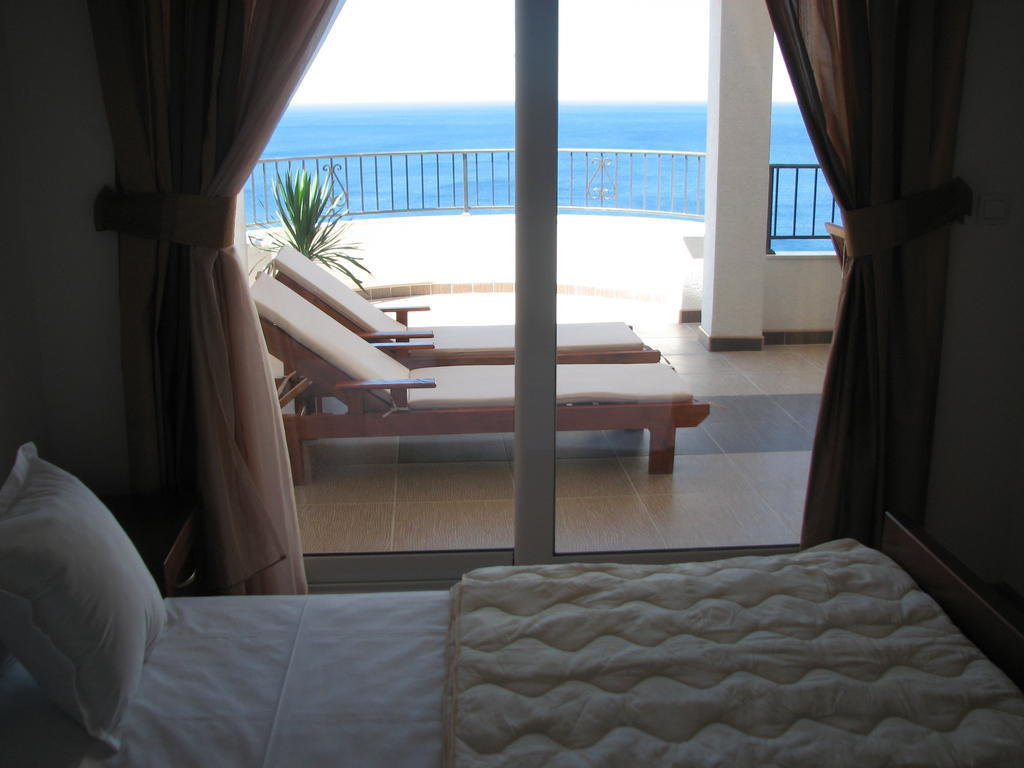 Apartments Leut Свети-Стефан Номер фото