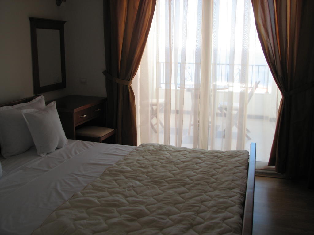 Apartments Leut Свети-Стефан Номер фото