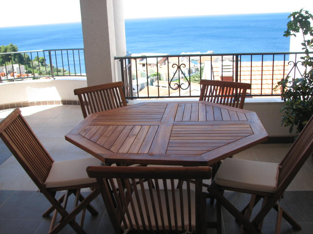Apartments Leut Свети-Стефан Номер фото